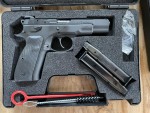 Pistole samonabíjeci CZ75B Omega 9mm Luger