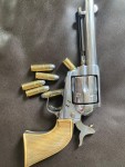 US revolver Colt SAA v ráži 45