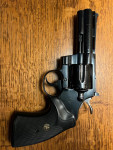 Prodám revolver COLT PYTHON, ráže .357 Magnum