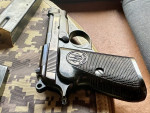 Samonabíjecí pistole Beretta M71