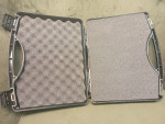 Kufřík velikost 25x18x6 cm (vnitřní rozměr) s pěnou