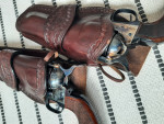Dva revolvery Uberti Evil Roy 45 LC