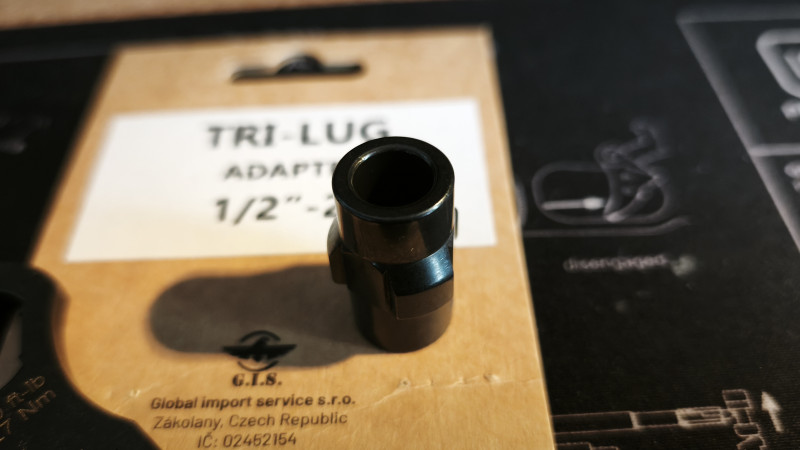 Adaptér TRI LUG 1/2