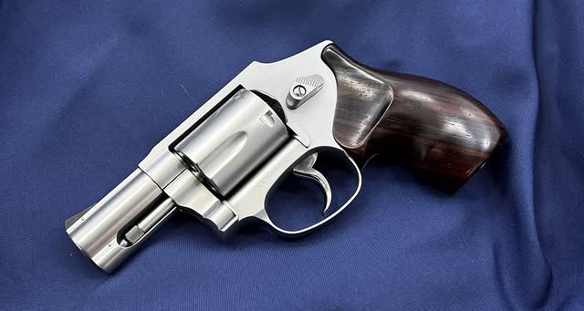 Revolvers 640