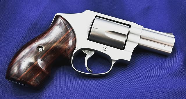 Revolvers 640