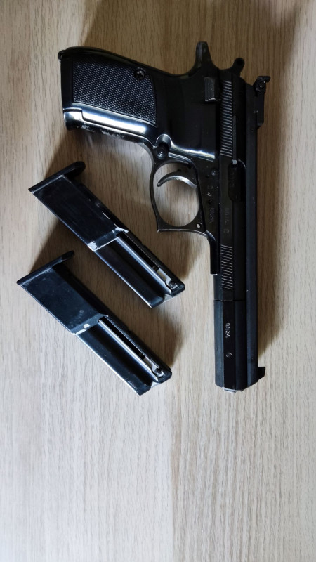 CZ 83 JANE