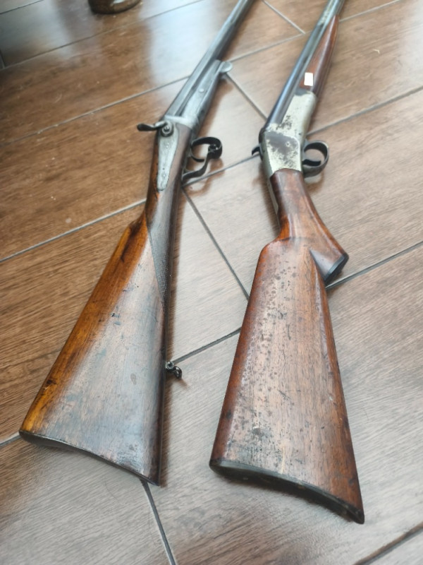 US brokovnice Iver Johnson 12/65 a Bernard 16/65