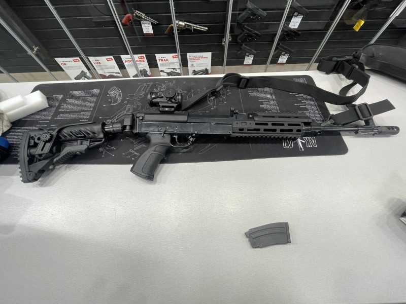 Prodám CZ 858 Tactical