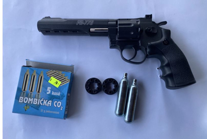 revolver GAMO PR-776 ráže 4,5mm