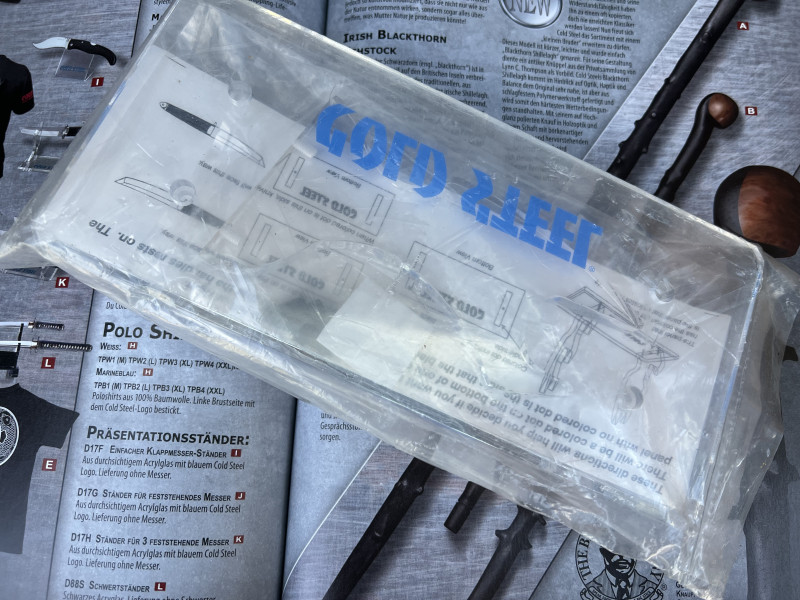 stojánek na nože (na katany, tanto), oreginál Cold Steel USA
