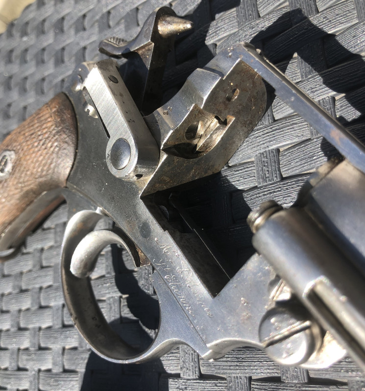 Francouzský revolver St. Etienne M1873 v ráži 11mm.