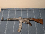 STG, MP44