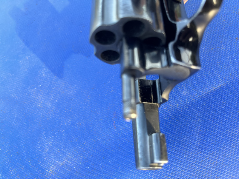 Smith and wessson mod. 37 prasklý 