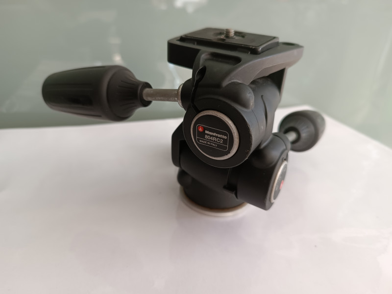 Stativové hlavy Manfrotto 128RC a 804RC2