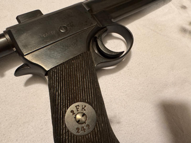 Samonabíjecí pistole Roth-Krnka M1907