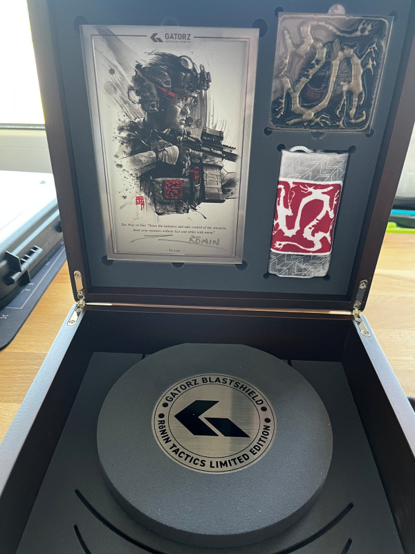Gatorz × Ronin Tactics Blastshield – LIMITKA 1/99 – komplet.