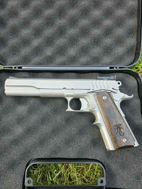 Safari Arms 6 palců 45 AUTO