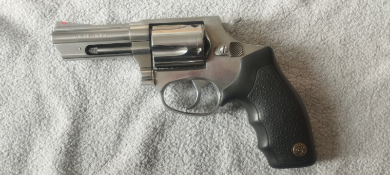 Taurus .38 special, 3 palec