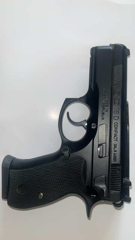 ČZ 75 Compact D