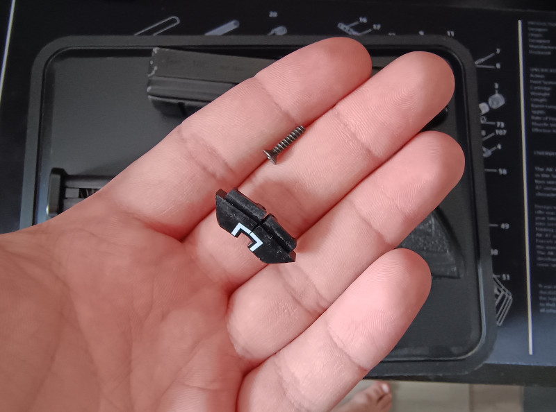 Nabídněte - Tokyo Marui G18C - Upravená/Na opravu nebo díly