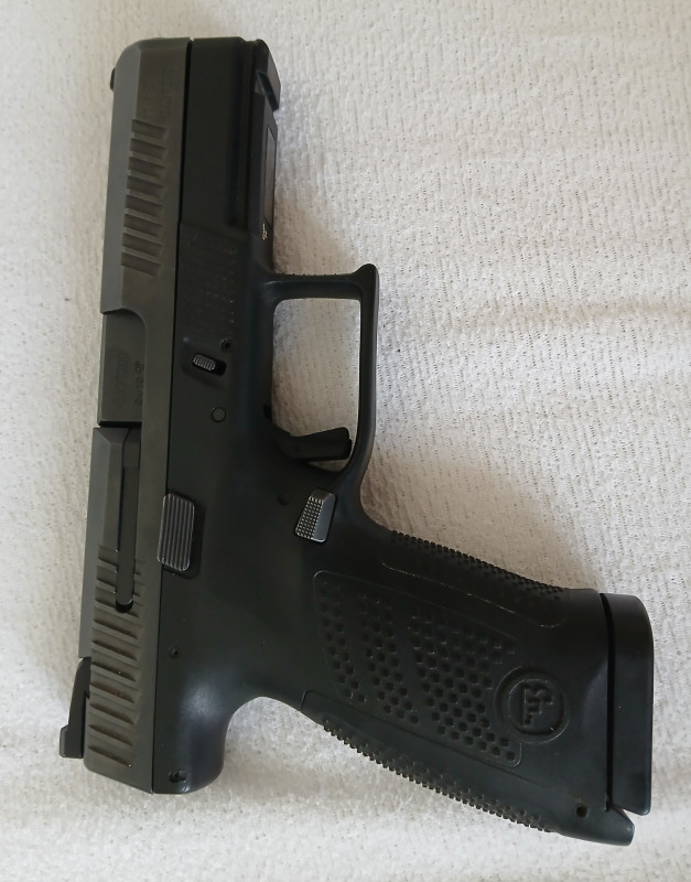 CZ P10