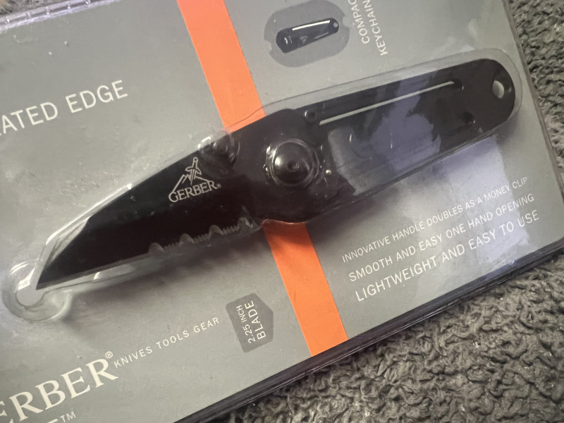 nůž Gerber (Fiskars) nový pc 890 Kč