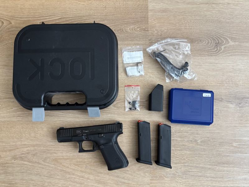 Glock 19 Gen5 FS + příslušenství