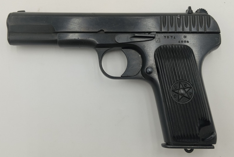 Samonabíjecí pistole TT 30