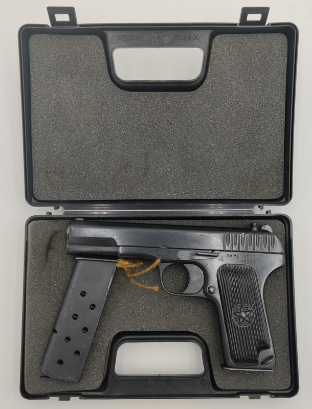 Samonabíjecí pistole TT 30