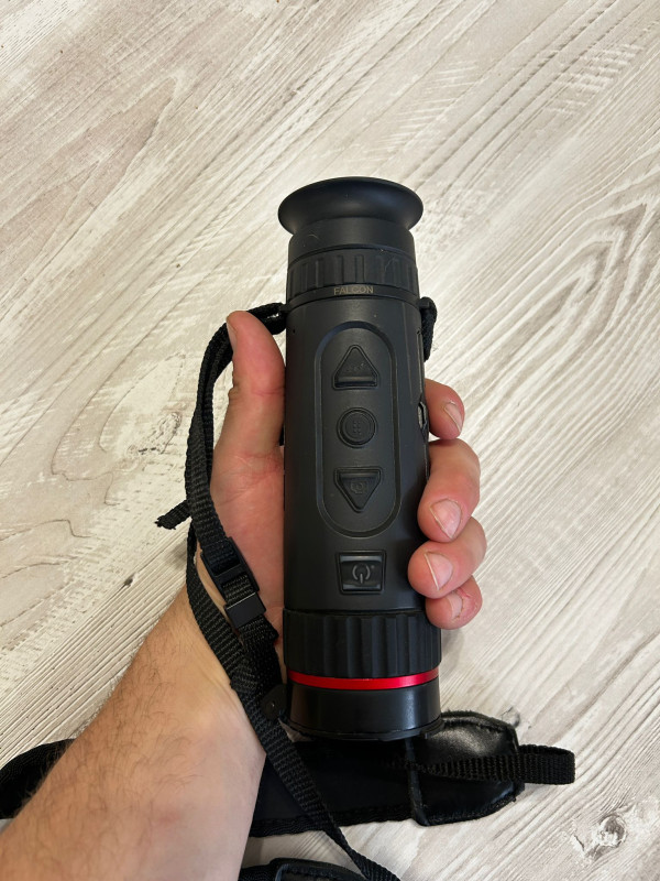 Prodám pozorovací termovizi Hikmicro 