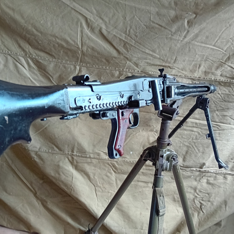 MG 42