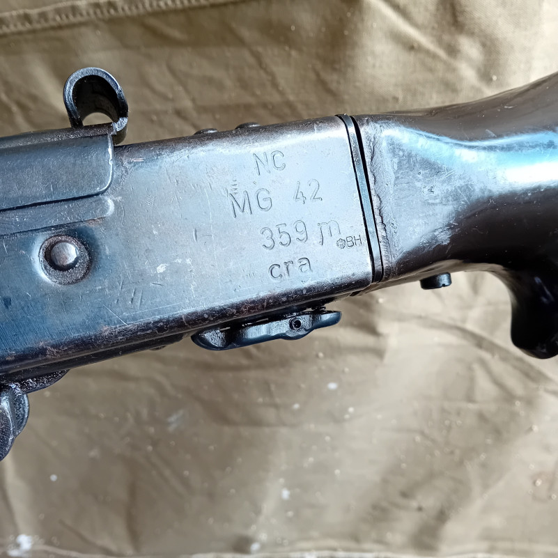 MG 42