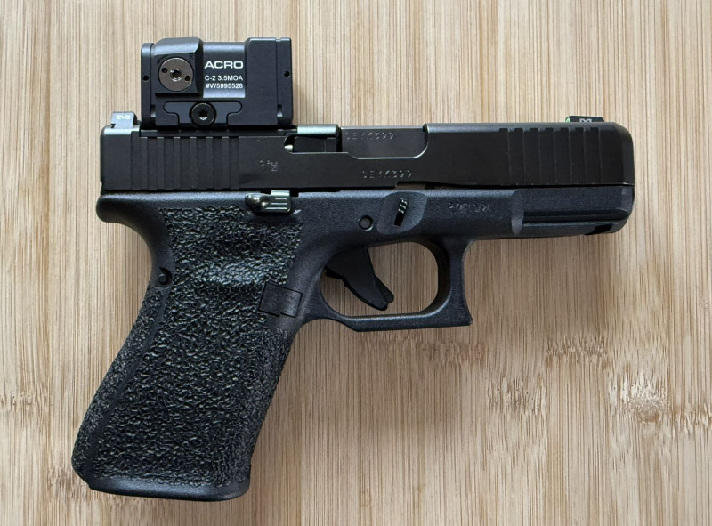 Glock 19 Gen5 FS MOS doplněný kolimátorem Aimpoint ACRO C-2 