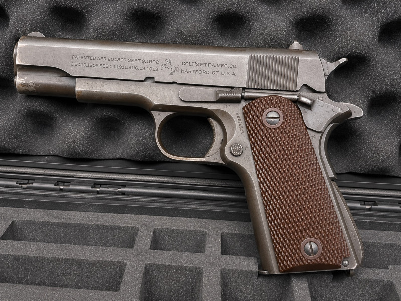 Sběratelský unikát: Originální Colt M1911A1 (r.v. 1943)