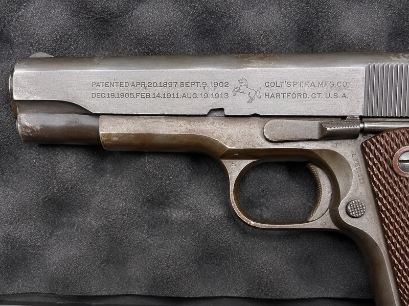 Sběratelský unikát: Originální Colt M1911A1 (r.v. 1943)