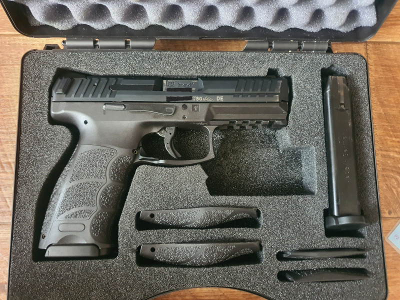 HK SFP 9, 9mm luger, + 3 pouzdra