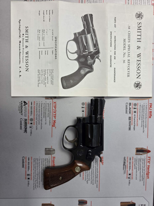 Smith & Wesson 36 chiefs special 38