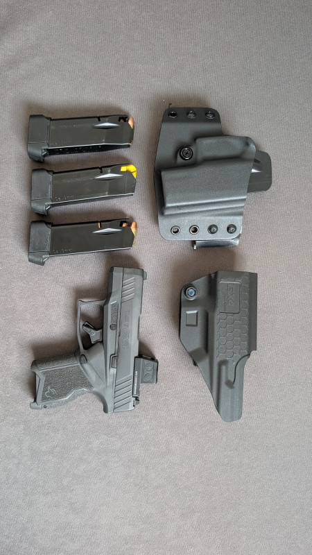 Taurus GX4 + Holosun EPS carry 