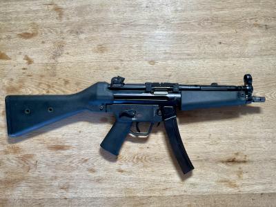 H&K SP5 (9mm) + B&T Rail, 2 handguards