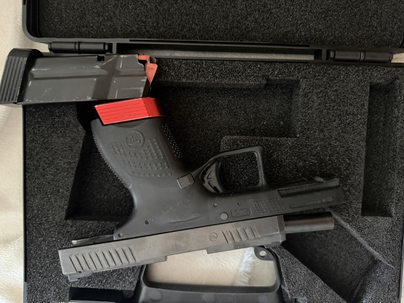 Prodám pistoli CZ P-10 M