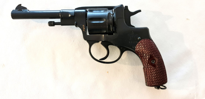 Prodám revolver Nagant