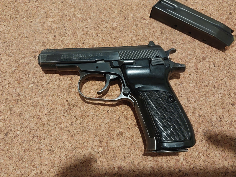 CZ 83