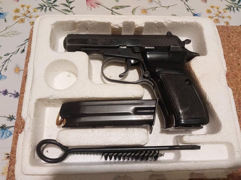 CZ 83