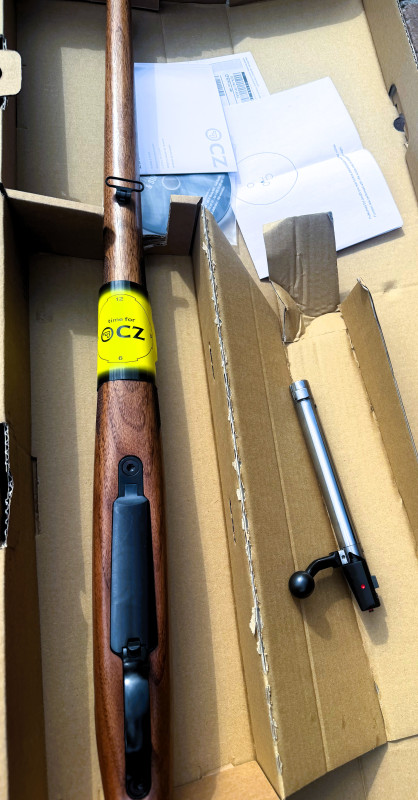 Celopažbená CZ 557 FS cal.7x64 - stále v záruce