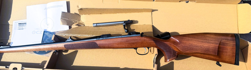 Celopažbená CZ 557 FS cal.7x64 - stále v záruce