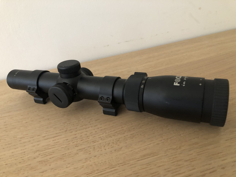 Naháňkový puškohled Focus in Sight 1-6x24