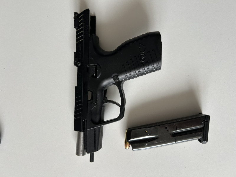 CZ 100