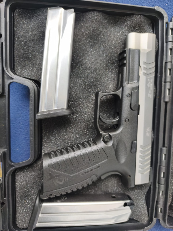 Samonabíjecí pistole HS XDS-9 ráže 9 mm Luger