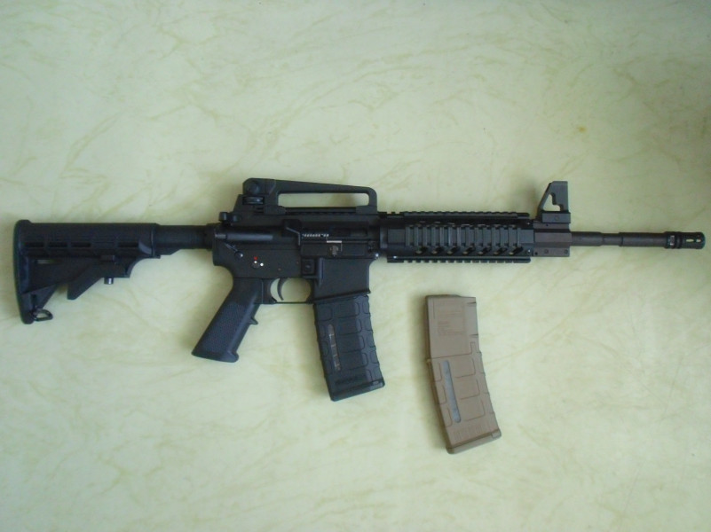LA-15,Luvo Arms,Black Lion
