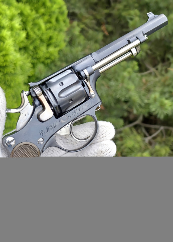Historický Švýcarský armádní revolver m.1882 7,5 swiss